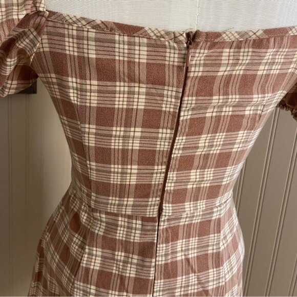 PrettyLittleThing Cream and Brown Checkered Mini Dress Women’s Size 4 - Picture 3 of 10